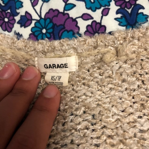 Garage oatmeal v neck sweater like new - Picture 3 of 3
